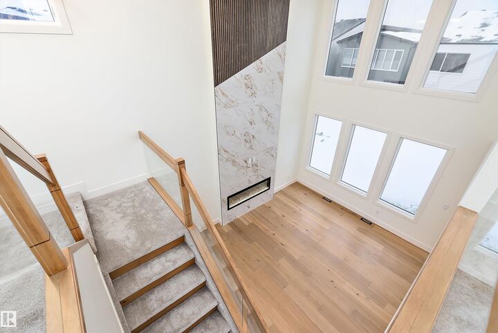 Property Photo:  6887 Knox Loop SW  AB T6W 4R3 