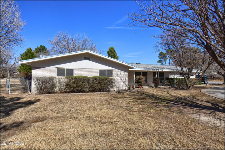 Property Photo:  1051 Villa Linda Way  TX 79932 