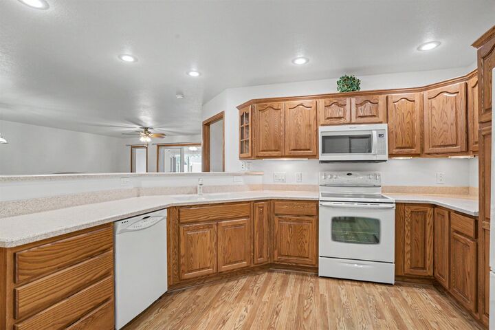 Property Photo:  1508 1st. St. SE  IA 50677 