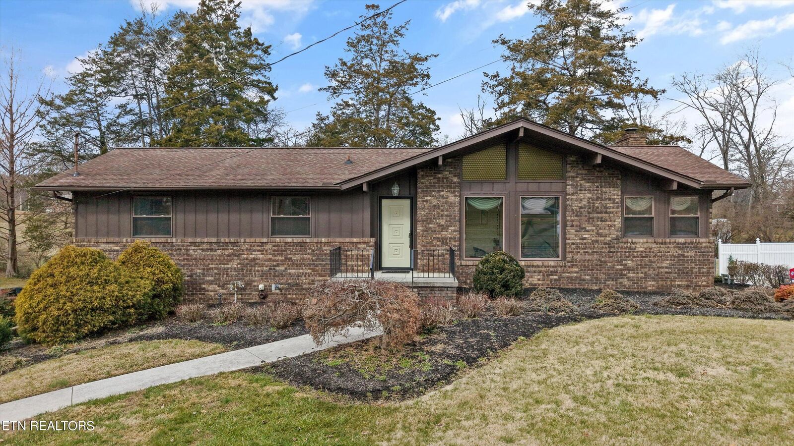 Property Photo:  605 Woodland Drive  TN 37716 