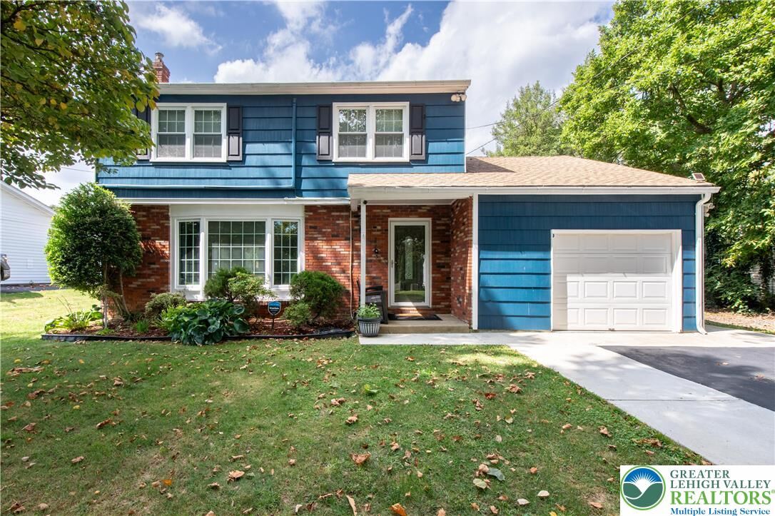 Property Photo:  159 Jonathan Drive  PA 18045 