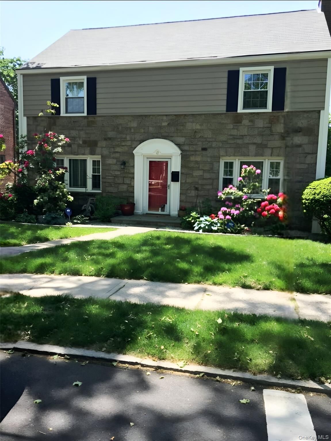 Property Photo:  40 Harding Parkway  NY 10552 