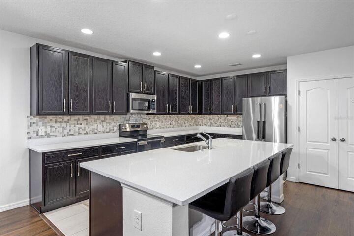 Property Photo:  189 Luxmore Road  FL 34736 