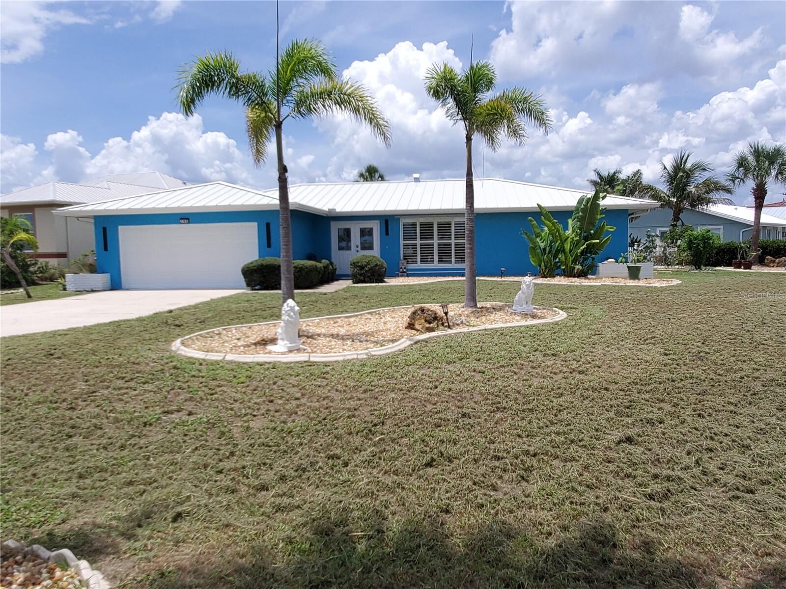 Property Photo: 190 Casa Lane FL 33950