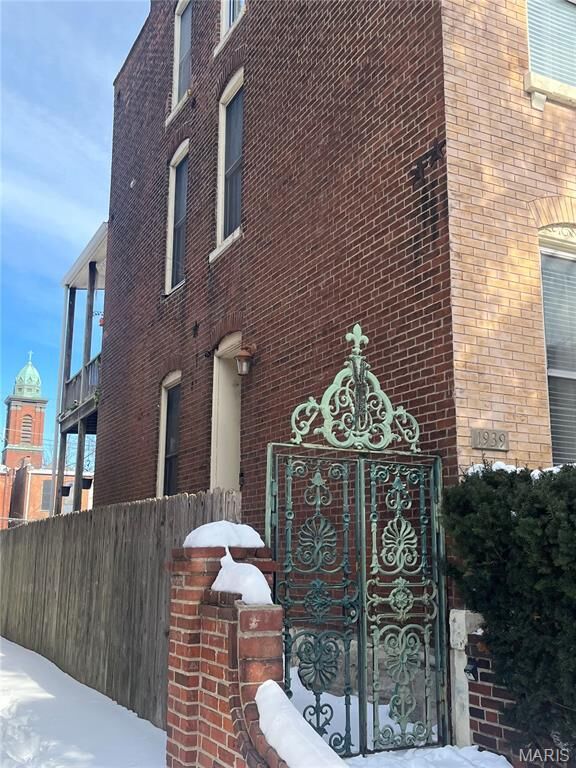 Property Photo:  1939 Senate Street  MO 63118 