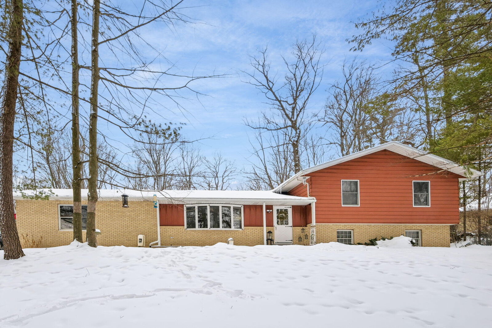 Property Photo: 17220 Valley Drive MI 49307