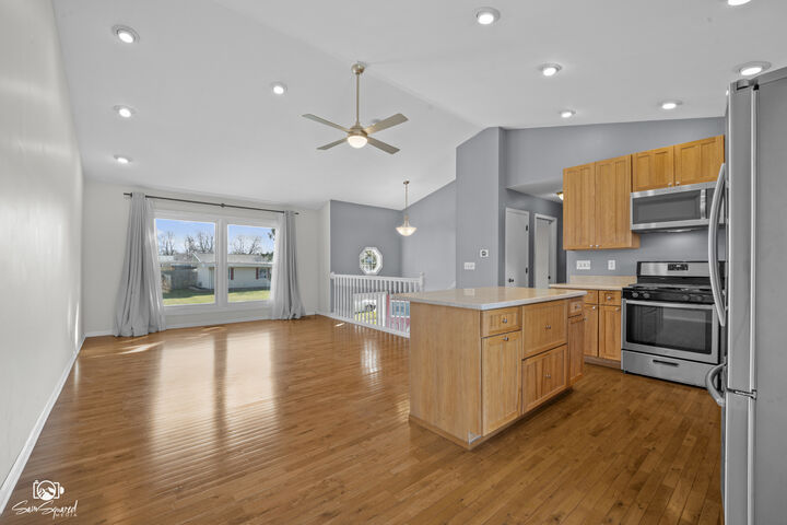 Property Photo:  180 Karen Drive  IL 60914 