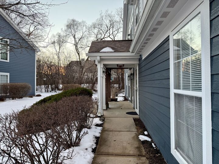 Property Photo: 1162 Harbor Court IL 60139