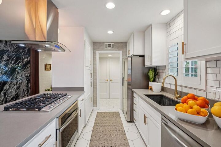 Property Photo:  2301 S Skyview Drive 2  CA 92264 