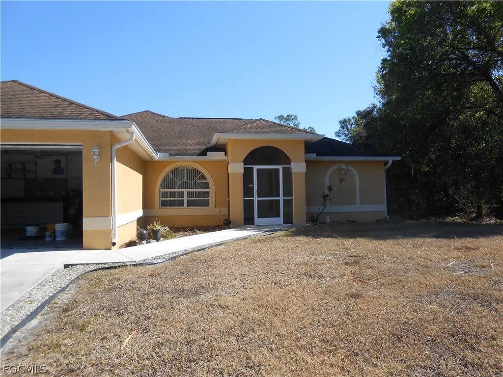 Property Photo: 612 McArthur Avenue FL 33936