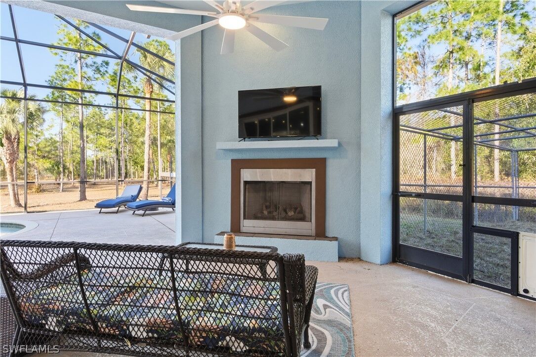 Property Photo:  2935 2nd Avenue NE  FL 34120 