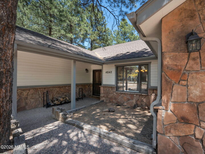 Property Photo:  4842 E Medina Way  AZ 86004 