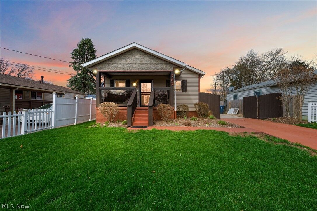 Property Photo: 757 Independence Avenue OH 44310