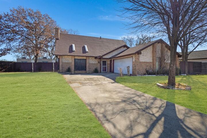 Property Photo:  6 Crest Court  TX 75065 