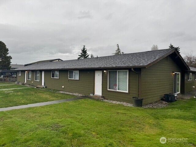 Property Photo:  110  Stanford  WA 98273 