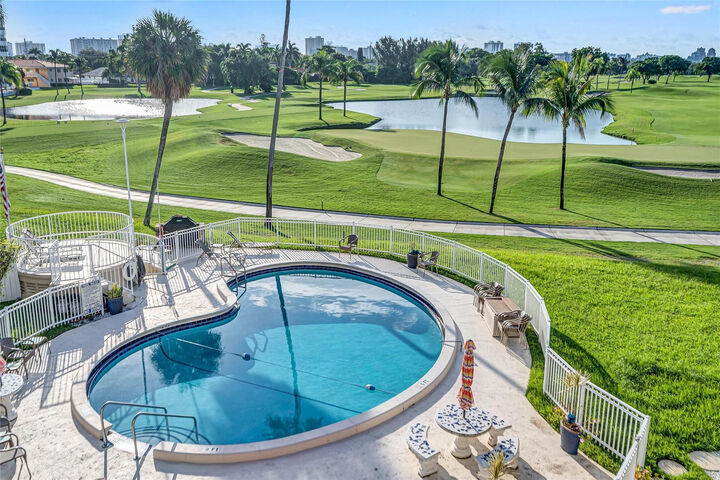 Property Photo:  4836 NE 23rd Avenue 27  FL 33308 