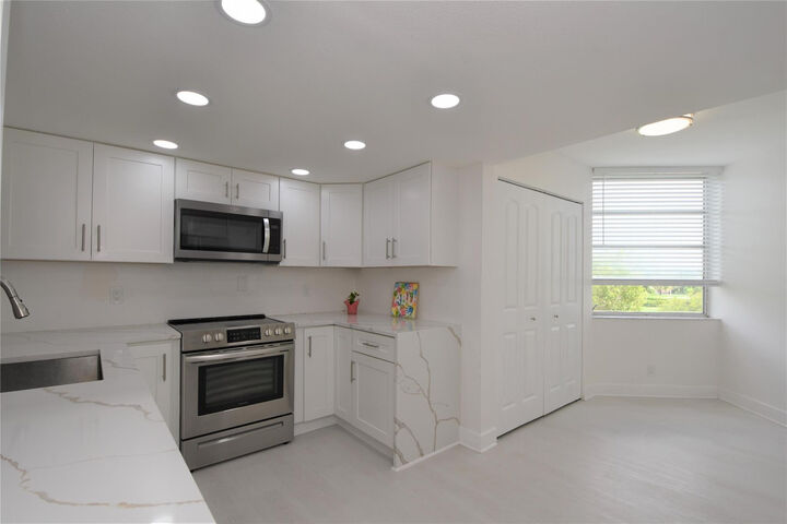 Property Photo:  1831 Sabal Palm Drive 407  FL 33324 