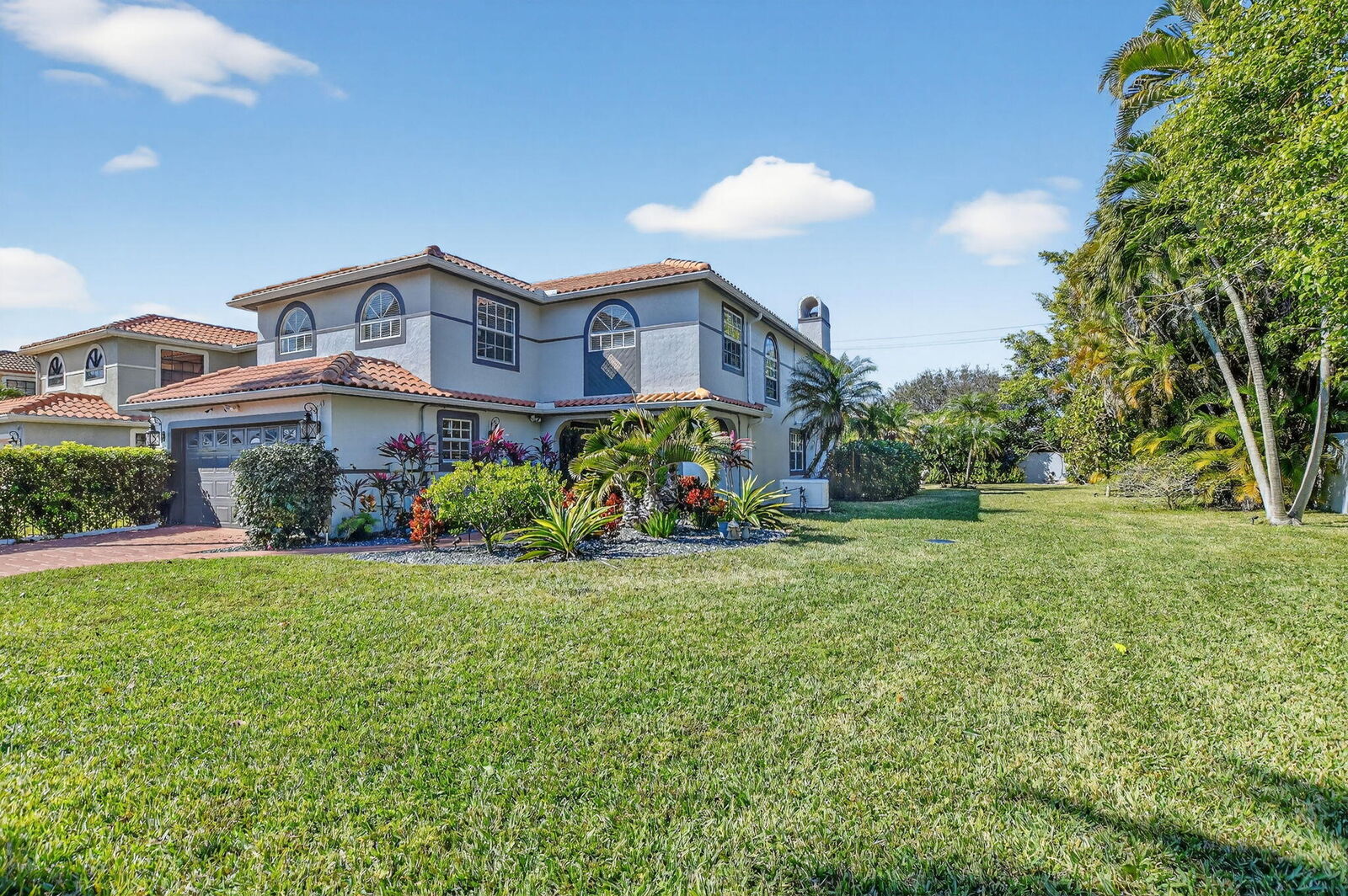 Property Photo:  9048 Villa Portofino Circle  FL 33496 