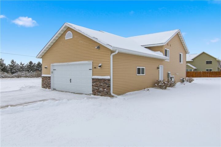 Property Photo:  908 Mooring Line Drive  WI 54729 