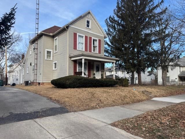 Property Photo:  102 S 21st St  IN 47374 