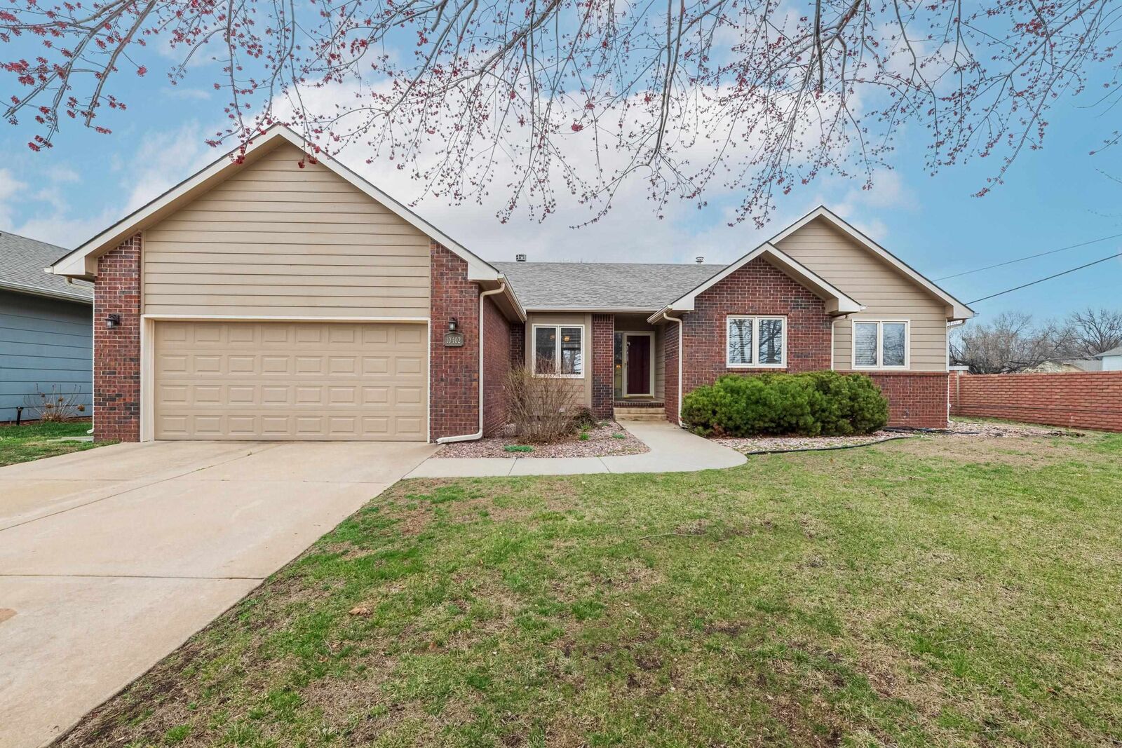 Property Photo:  10402 W Westport St  KS 67212 