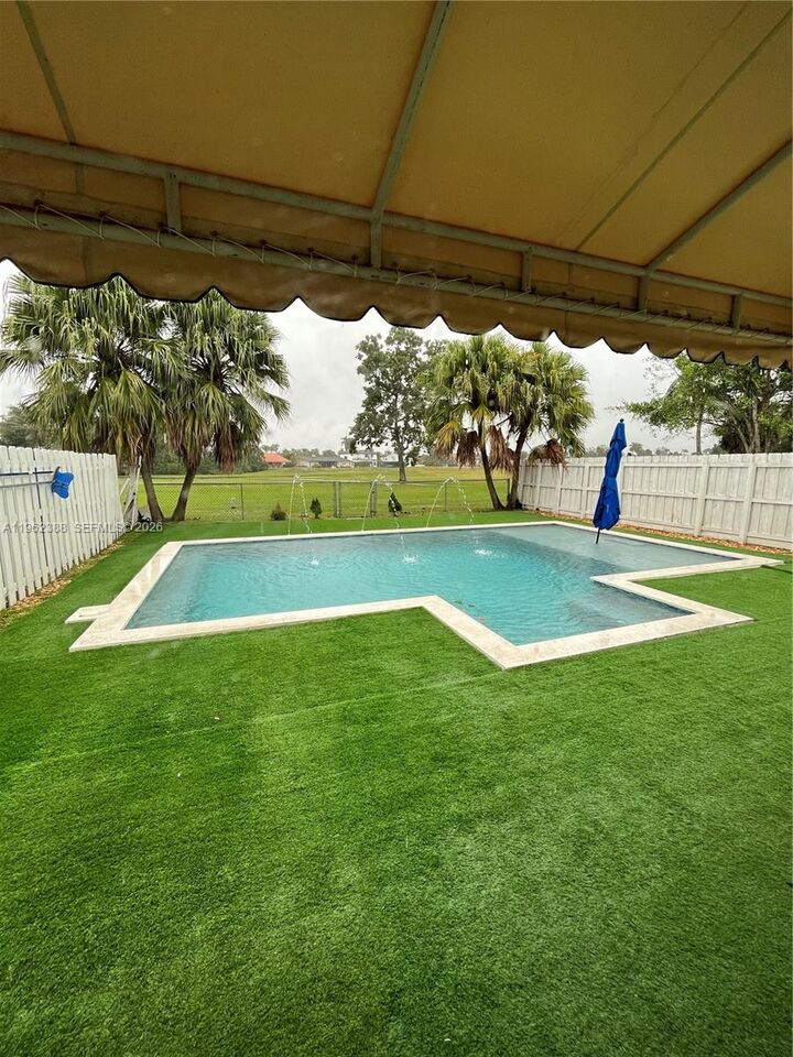 Property Photo:  7415 Coldstream Dr  FL 33015 