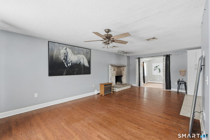 Property Photo: 122 Baldwin Drive CT 06457