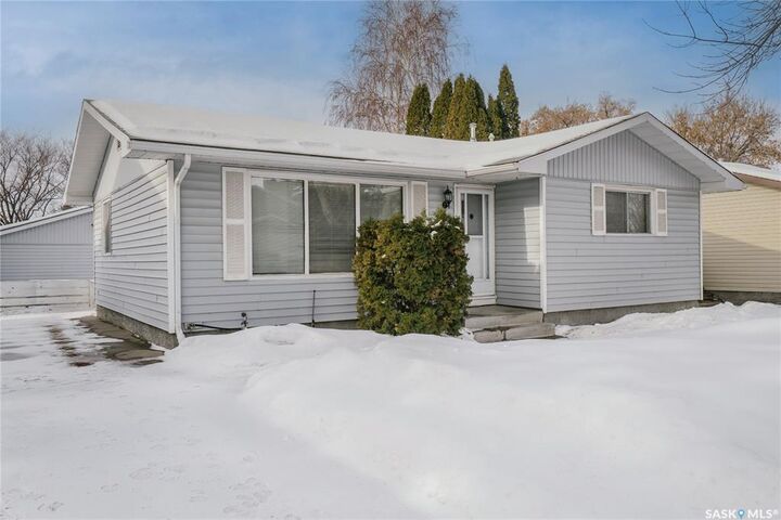 Property Photo:  1229 Elevator Road  SK S7M 3X1 