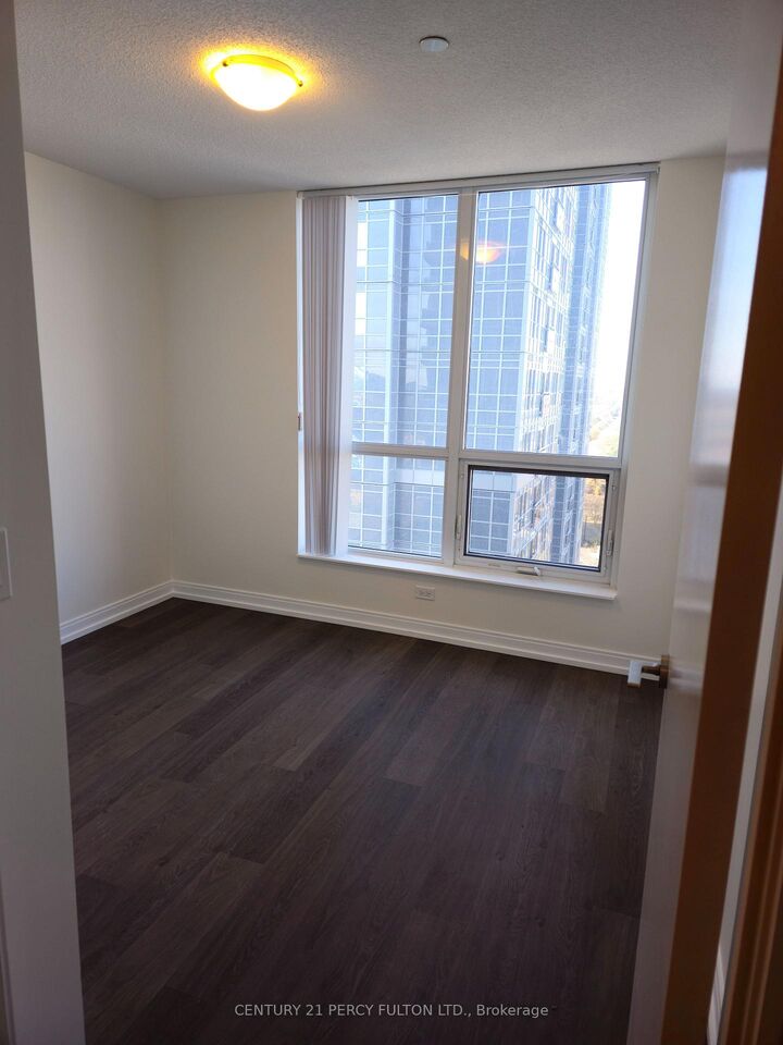 Property Photo: 255 Village Green Square S 2005 ON M1S 0L3