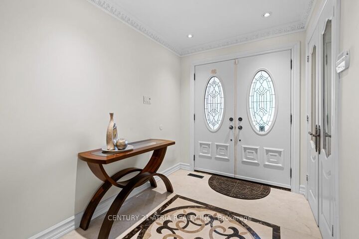 Property Photo: 33 Autumn Way ON L4G 4P2