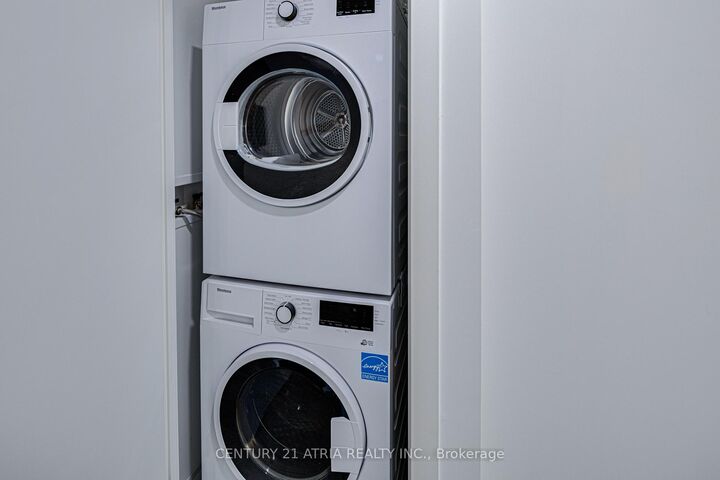 Property Photo:  82 Dalhousie Street 2803  ON M5B 0C5 