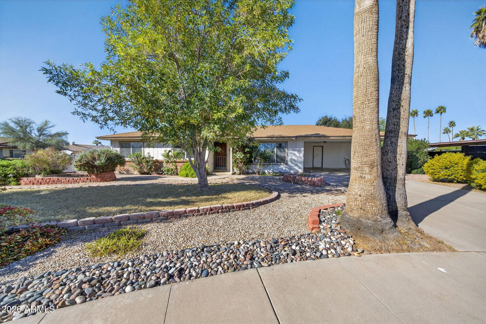 Property Photo: 2410 E Wesleyan Drive AZ 85282