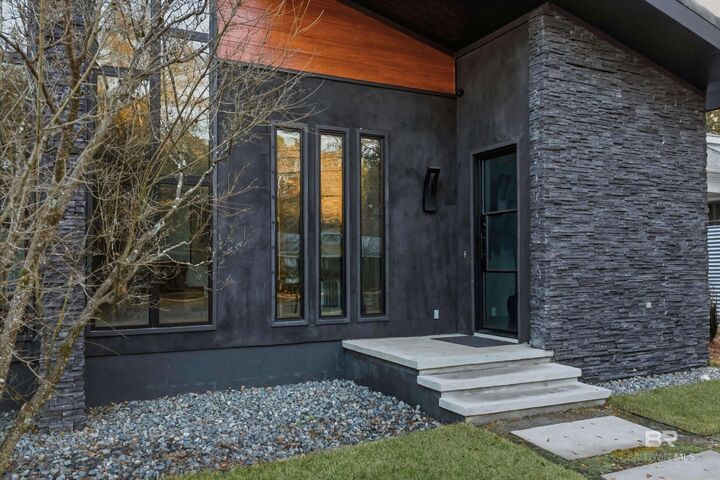 Property Photo: 604 Johnson Avenue AL 36532