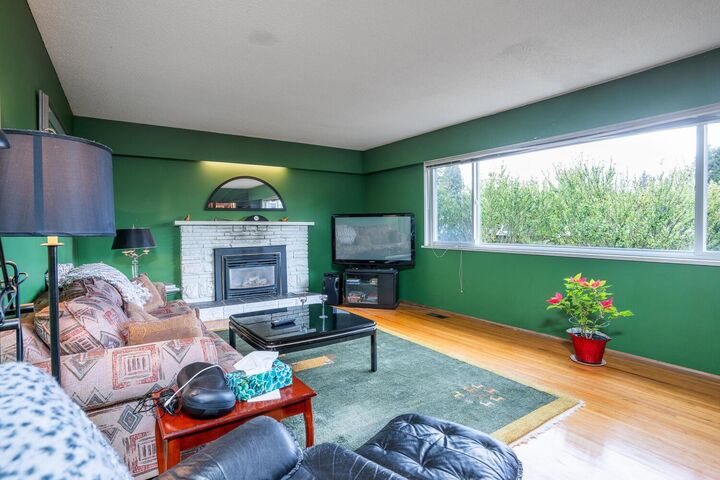 Property Photo: 5086 12 Avenue BC V4M 2A8