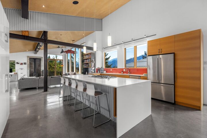 7465 Dogwood Street — photo 1