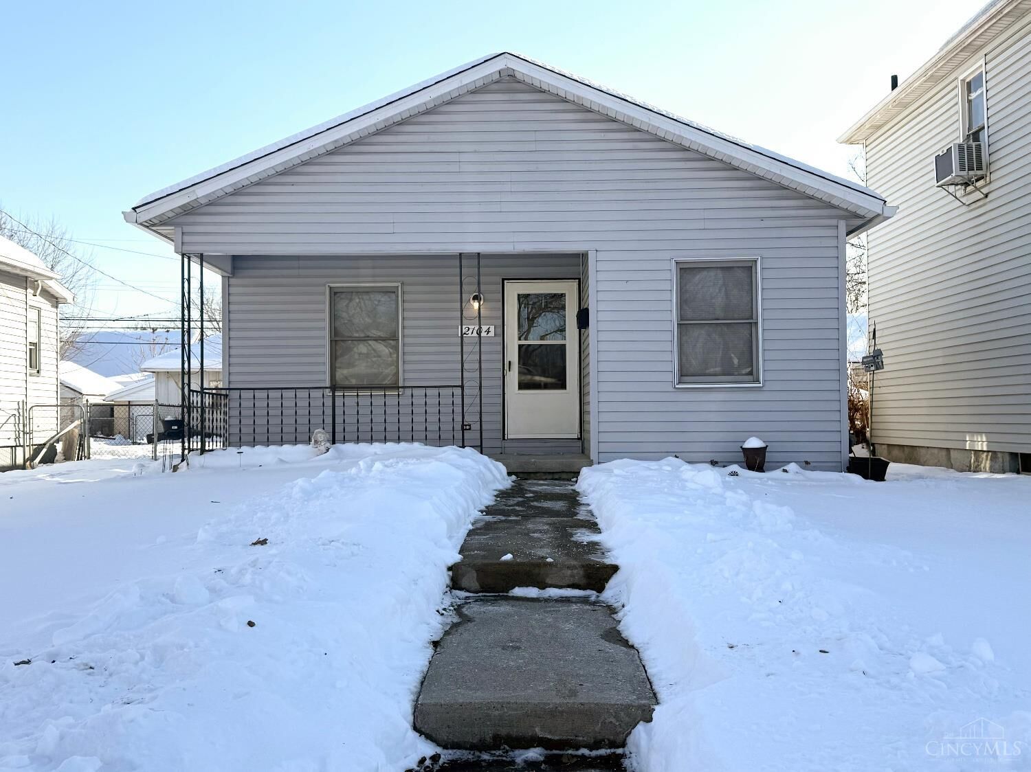 Property Photo:  2104 Grand Avenue  OH 45044 