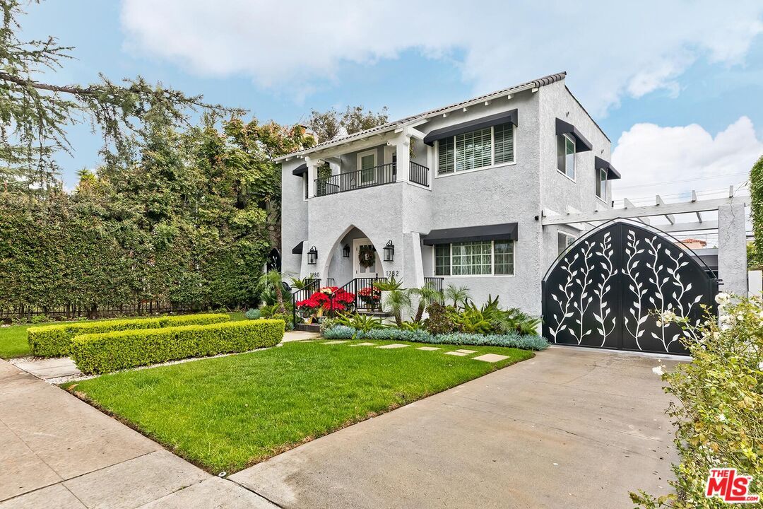 Property Photo:  1280 S Redondo Blvd  CA 90019 