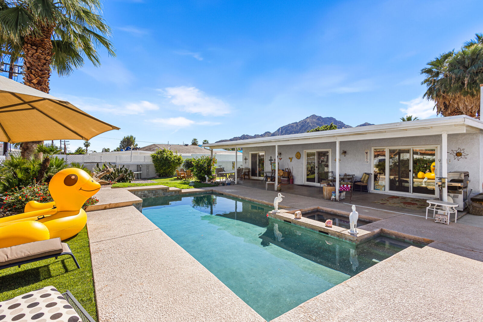 Property Photo:  78030 Calle Cadiz  CA 92253 