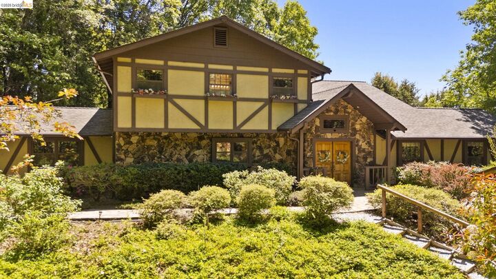 Property Photo: 23451 Lakewood Dr CA 95383