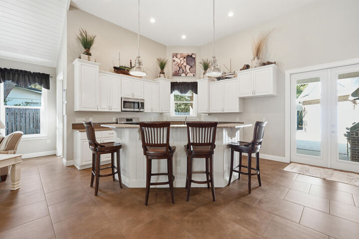 Property Photo: 266 Florida Avenue FL 32580