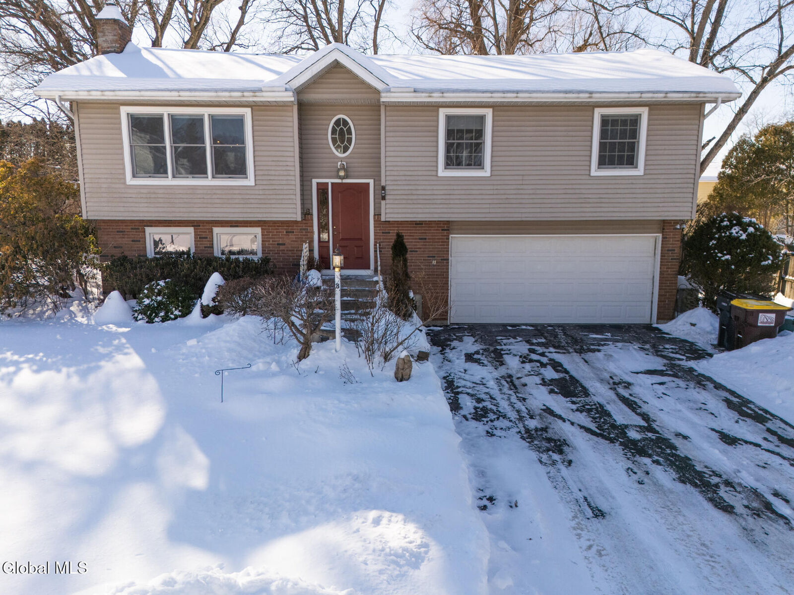 Property Photo:  8 Sherbrook Drive  NY 12158 