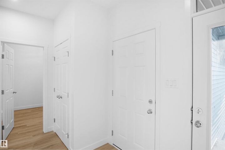 Property Photo:  12127 34 Avenue SW  AB T6W 5E9 