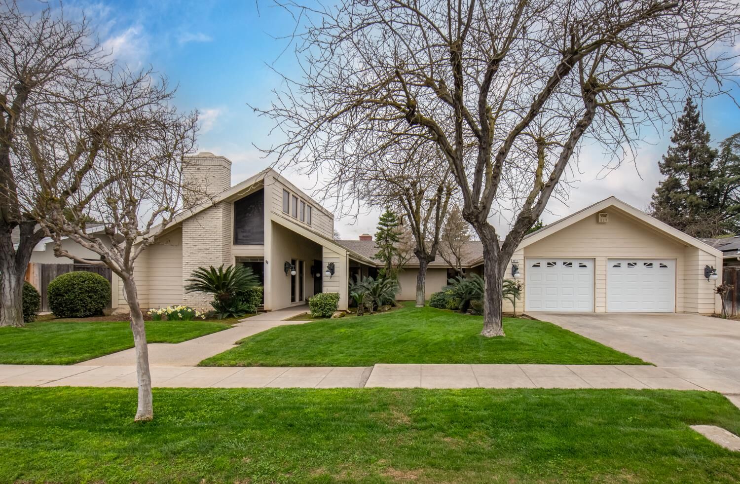 Property Photo:  6271 N Prospect Avenue  CA 93711 
