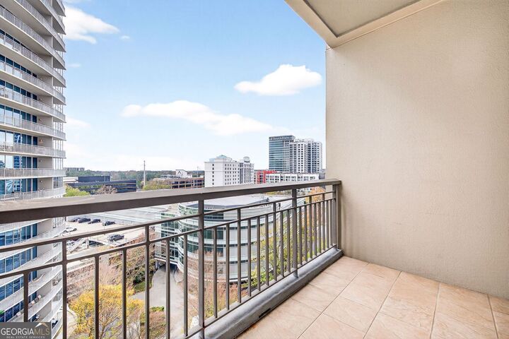 Property Photo:  3334 Peachtree Road NE 905  GA 30326 