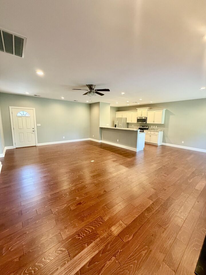 Property Photo: 1106 Leawood Drive KY 40601