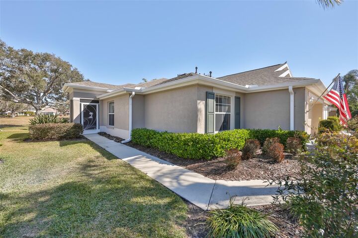 Property Photo:  2119 Grantham Greens Drive  FL 33573 