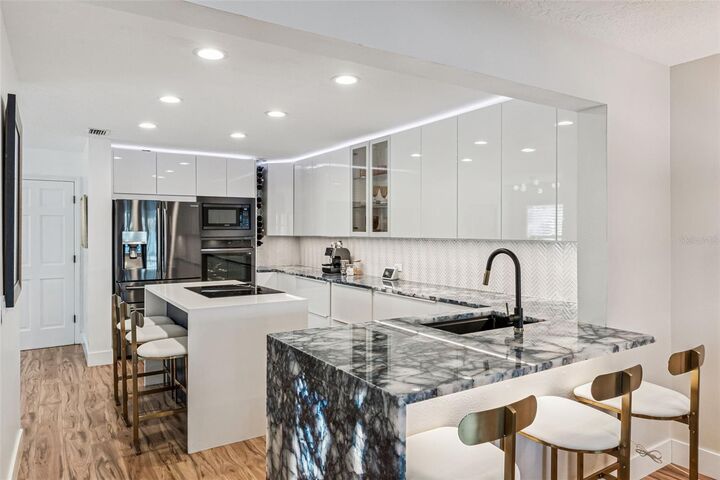 Property Photo:  7433 Somerset Shores Court  FL 32819 