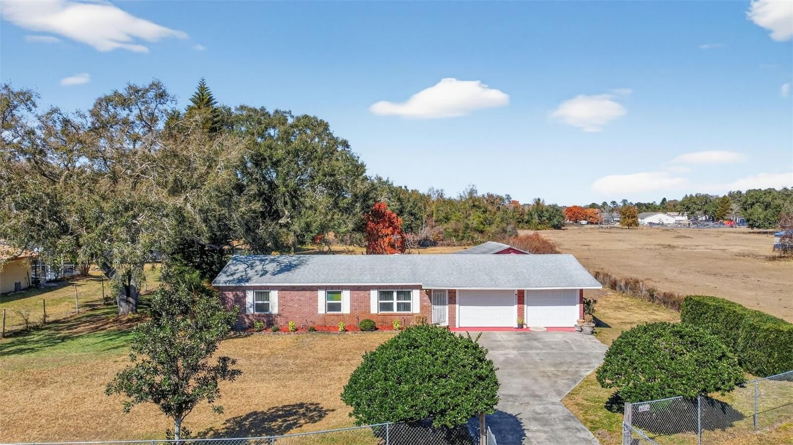 Property Photo:  2561 Winners Circle  FL 34744 