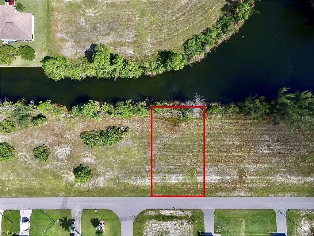 Property Photo:  2017 NW 24th Avenue  FL 33993 