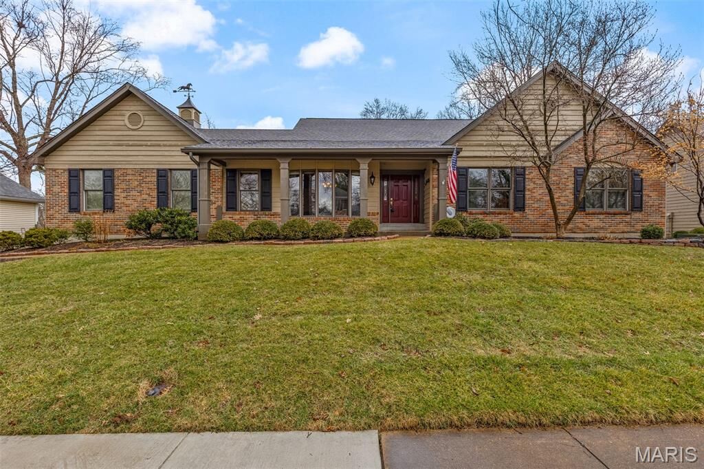 Property Photo: 262 Greenbriar Estates Drive MO 63122